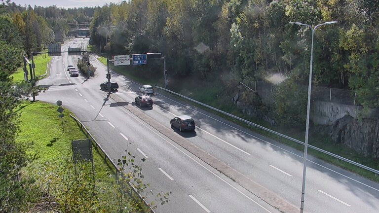 Weather Camera Image Road 102 Espoo, Karapellontie, Espoo, Uusimaa