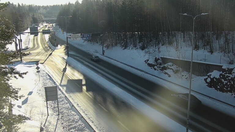 Weather Camera Image Road 102 Espoo, Karapellontie, Espoo, Uusimaa