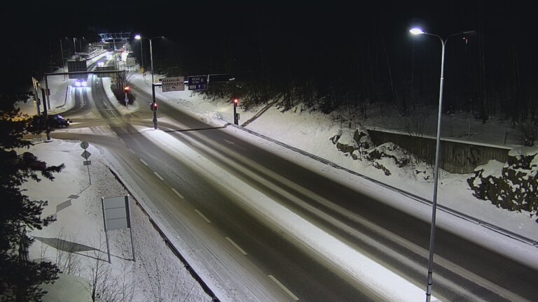 Weather Camera Image Road 102 Espoo, Karapellontie, Espoo, Uusimaa