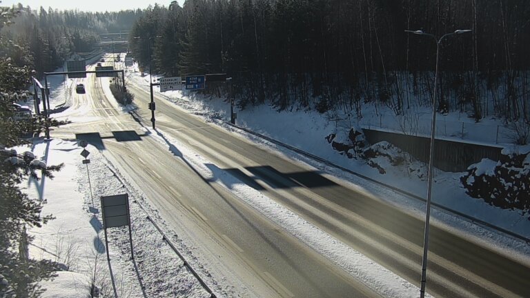 Weather Camera Image Road 102 Espoo, Karapellontie, Espoo, Uusimaa