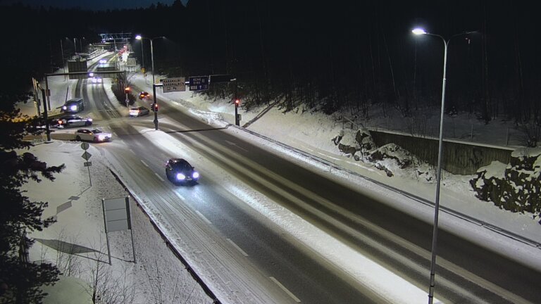 Weather Camera Image Road 102 Espoo, Karapellontie, Espoo, Uusimaa