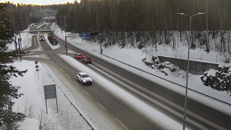 Weather Camera Image Road 102 Espoo, Karapellontie, Espoo, Uusimaa