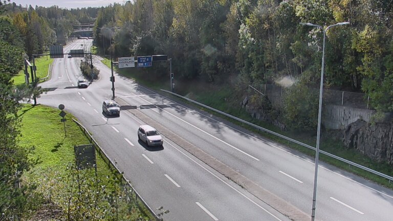 Weather Camera Image Road 102 Espoo, Karapellontie, Espoo, Uusimaa
