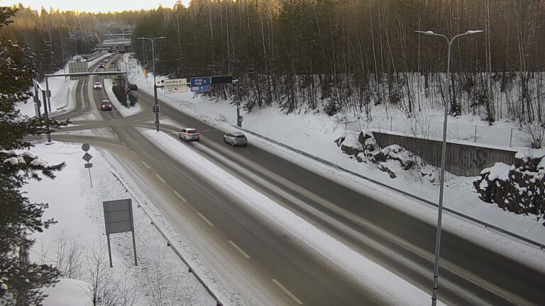 Weather Camera Image Road 102 Espoo, Karapellontie, Espoo, Uusimaa