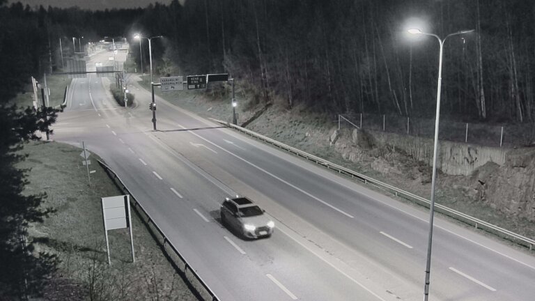 Weather Camera Image Road 102 Espoo, Karapellontie, Espoo, Uusimaa