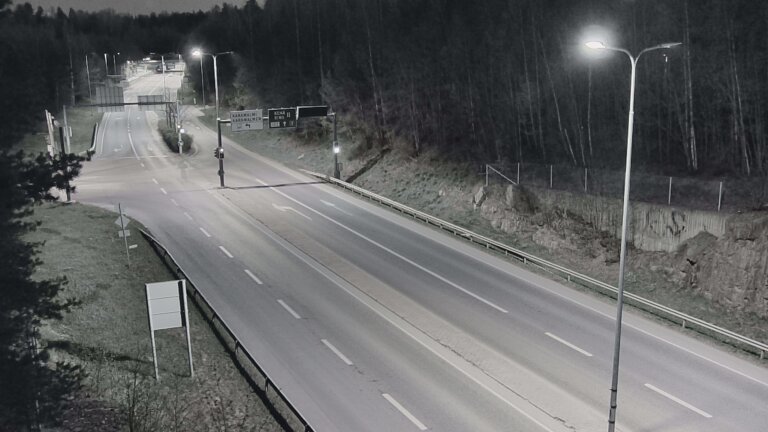 Weather Camera Image Road 102 Espoo, Karapellontie, Espoo, Uusimaa