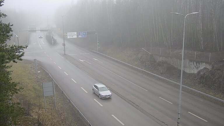 Weather Camera Image Road 102 Espoo, Karapellontie, Espoo, Uusimaa