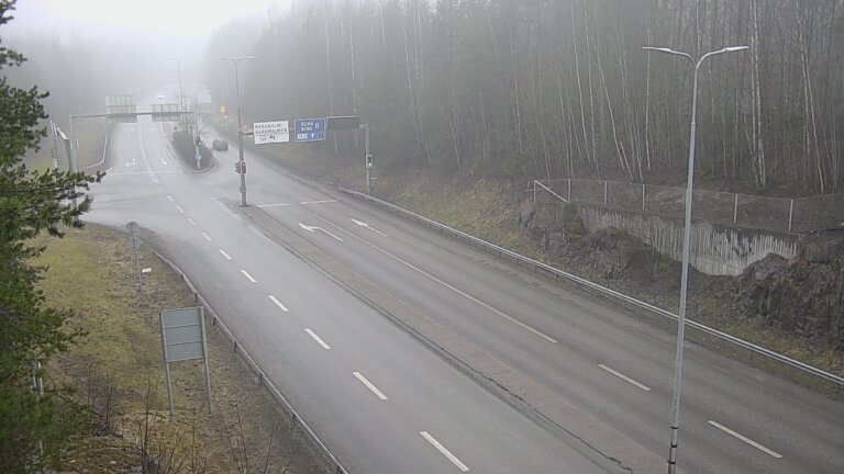 Weather Camera Image Road 102 Espoo, Karapellontie, Espoo, Uusimaa