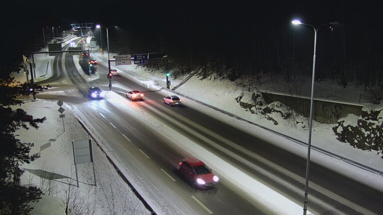 Weather Camera Image Road 102 Espoo, Karapellontie, Espoo, Uusimaa
