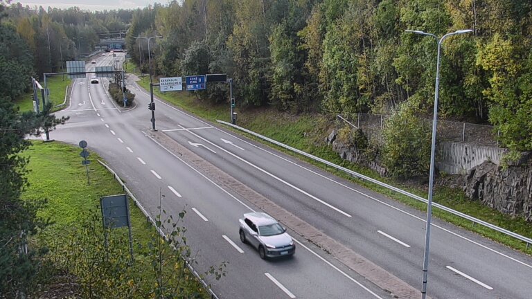 Weather Camera Image Road 102 Espoo, Karapellontie, Espoo, Uusimaa