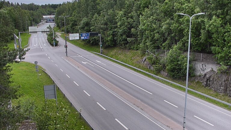 Weather Camera Image Road 102 Espoo, Karapellontie, Espoo, Uusimaa