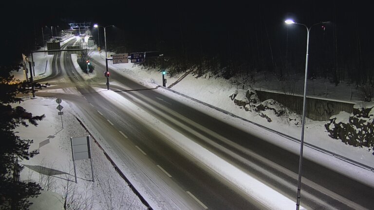 Weather Camera Image Road 102 Espoo, Karapellontie, Espoo, Uusimaa