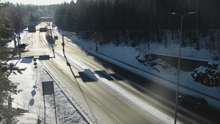 Weather Camera Image Road 102 Espoo, Karapellontie, Espoo, Uusimaa