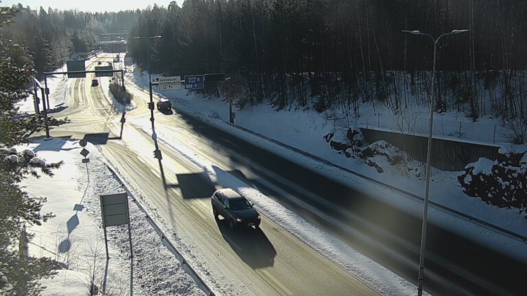Weather Camera Image Road 102 Espoo, Karapellontie, Espoo, Uusimaa