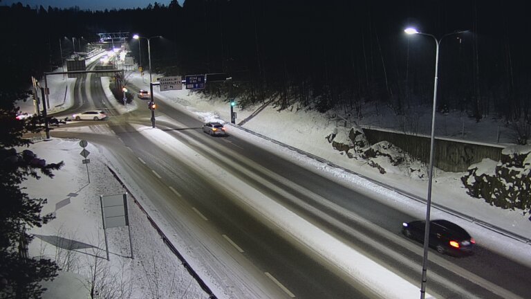 Weather Camera Image Road 102 Espoo, Karapellontie, Espoo, Uusimaa