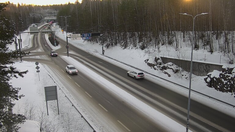 Weather Camera Image Road 102 Espoo, Karapellontie, Espoo, Uusimaa