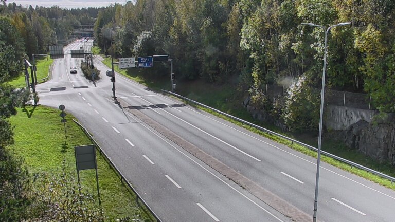 Weather Camera Image Road 102 Espoo, Karapellontie, Espoo, Uusimaa