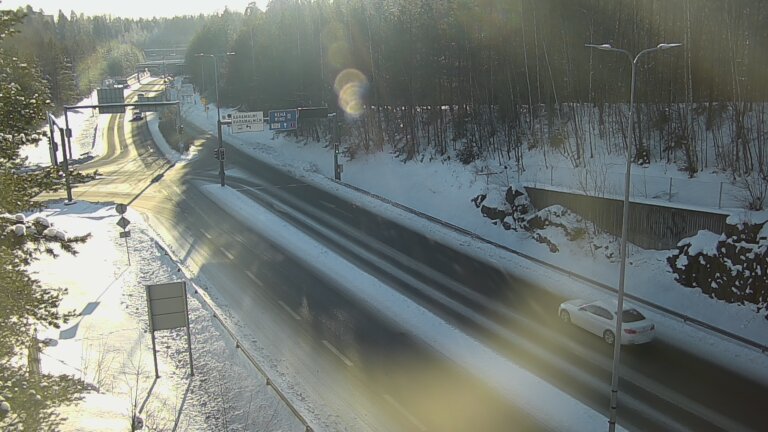 Weather Camera Image Road 102 Espoo, Karapellontie, Espoo, Uusimaa