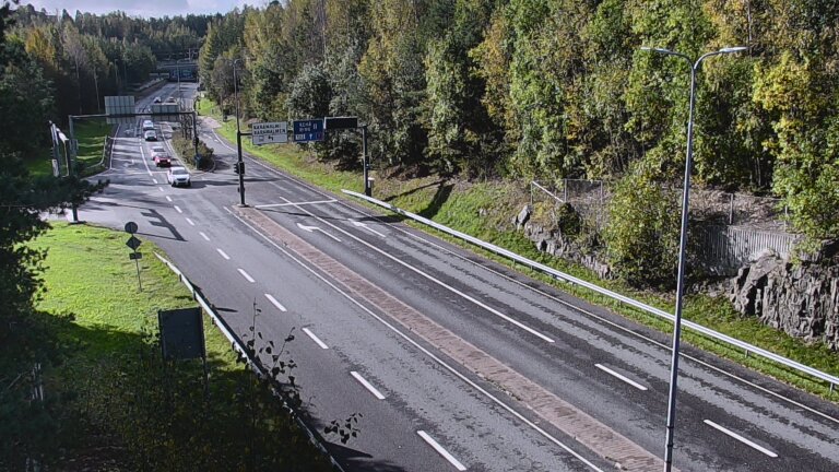 Weather Camera Image Road 102 Espoo, Karapellontie, Espoo, Uusimaa