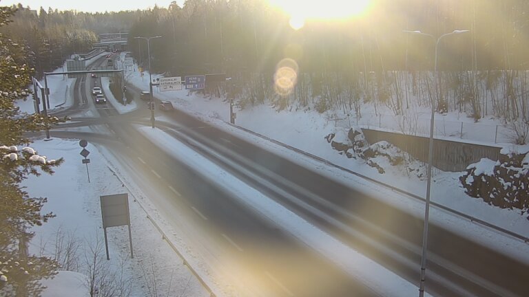 Weather Camera Image Road 102 Espoo, Karapellontie, Espoo, Uusimaa