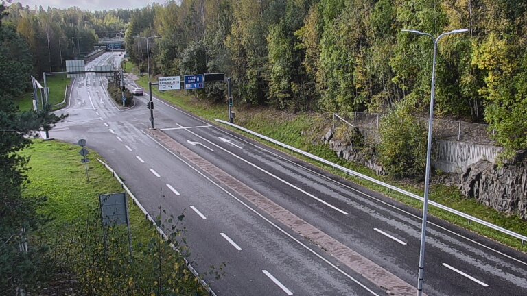 Weather Camera Image Road 102 Espoo, Karapellontie, Espoo, Uusimaa