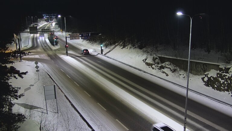 Weather Camera Image Road 102 Espoo, Karapellontie, Espoo, Uusimaa