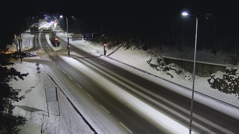 Weather Camera Image Road 102 Espoo, Karapellontie, Espoo, Uusimaa