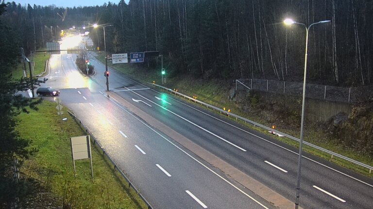 Weather Camera Image Road 102 Espoo, Karapellontie, Espoo, Uusimaa