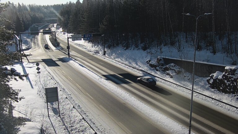 Weather Camera Image Road 102 Espoo, Karapellontie, Espoo, Uusimaa