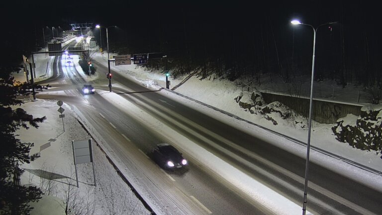 Weather Camera Image Road 102 Espoo, Karapellontie, Espoo, Uusimaa