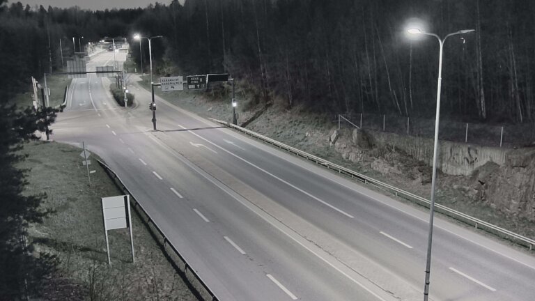 Weather Camera Image Road 102 Espoo, Karapellontie, Espoo, Uusimaa