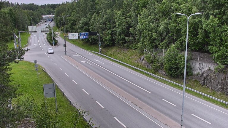 Weather Camera Image Road 102 Espoo, Karapellontie, Espoo, Uusimaa