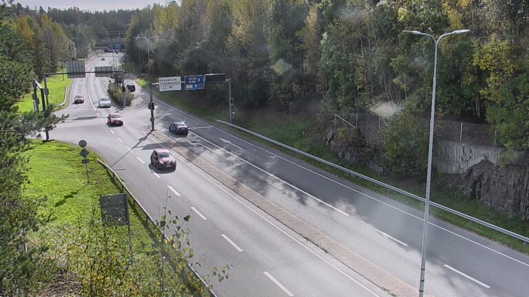 Weather Camera Image Road 102 Espoo, Karapellontie, Espoo, Uusimaa