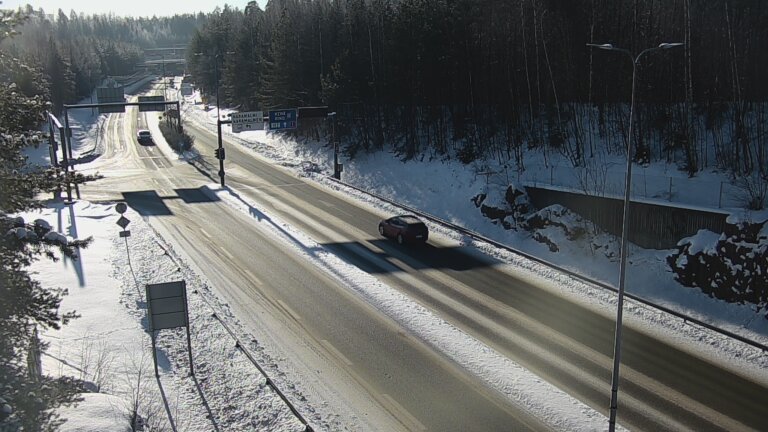 Weather Camera Image Road 102 Espoo, Karapellontie, Espoo, Uusimaa