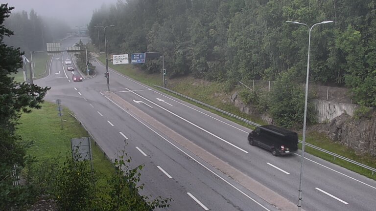 Weather Camera Image Road 102 Espoo, Karapellontie, Espoo, Uusimaa