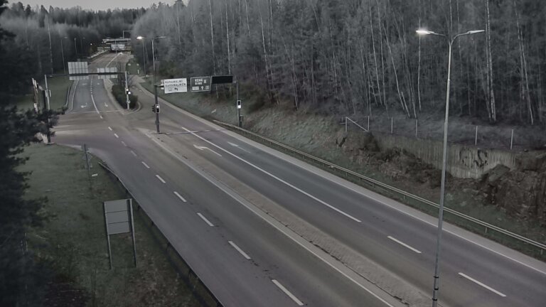 Weather Camera Image Tie 102 Espoo, Karapellontie, Espoo, Uusimaa