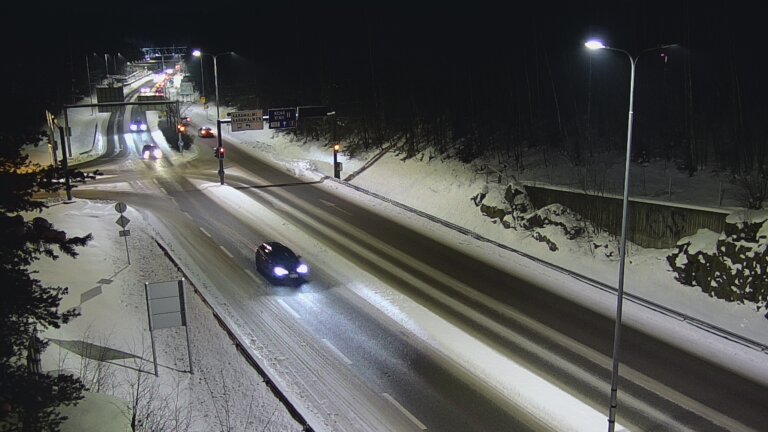 Weather Camera Image Road 102 Espoo, Karapellontie, Espoo, Uusimaa