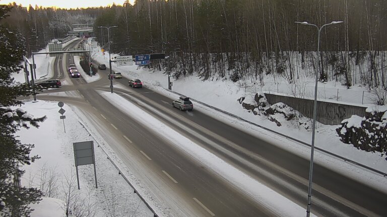 Weather Camera Image Road 102 Espoo, Karapellontie, Espoo, Uusimaa