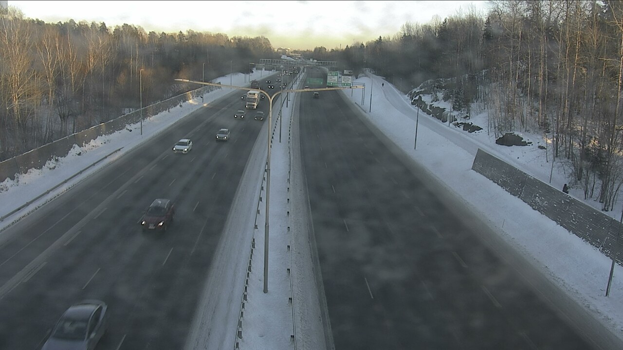 Weather Camera Image Road 51 Espoo, Westend, Espoo, Uusimaa