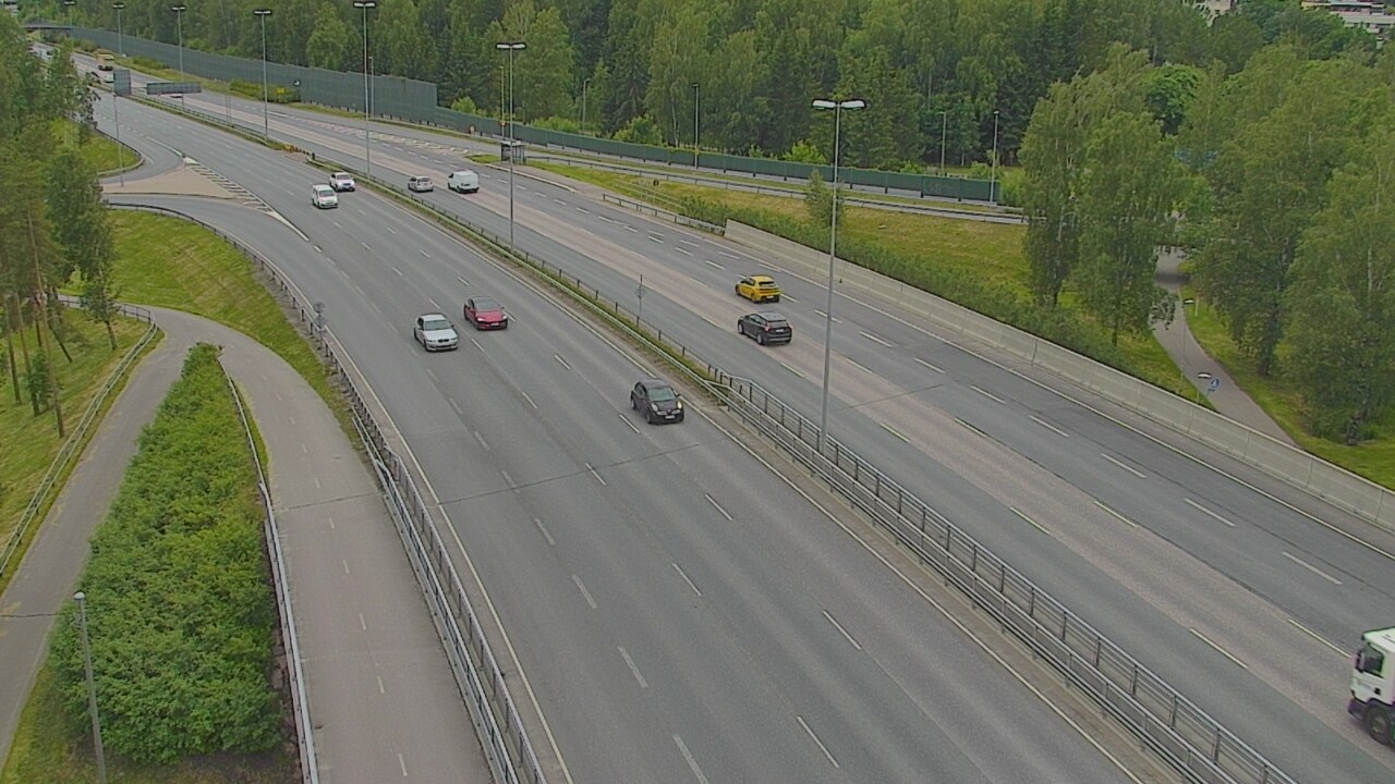 Weather Camera Image Road 101 Helsinki, Vihdintien risteys, Helsinki, Uusimaa