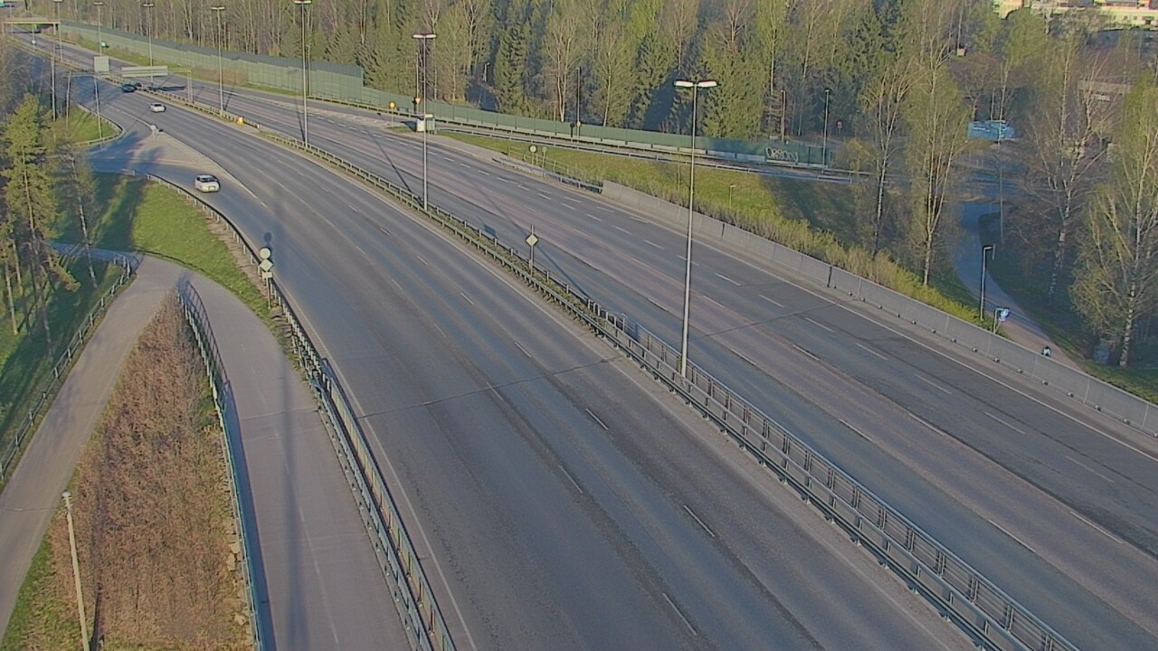 Weather Camera Image Väg 101 Helsingfors, Vichtisvägens korsning, Helsinki, Uusimaa