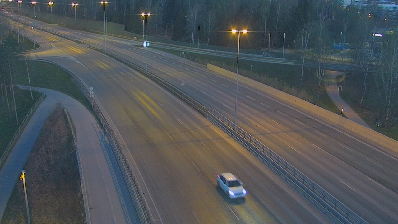 Weather Camera Image Väg 101 Helsingfors, Vichtisvägens korsning, Helsinki, Uusimaa
