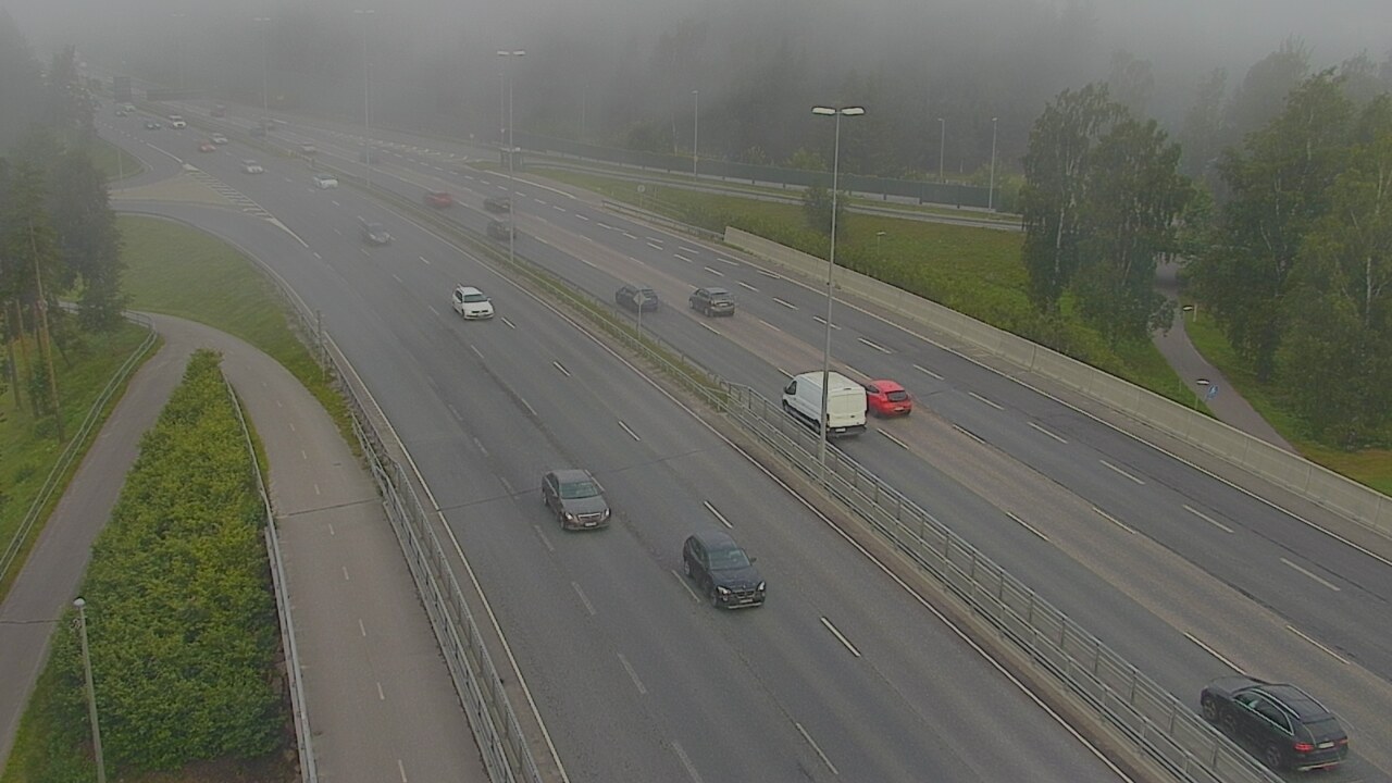 Weather Camera Image Road 101 Helsinki, Vihdintien risteys, Helsinki, Uusimaa