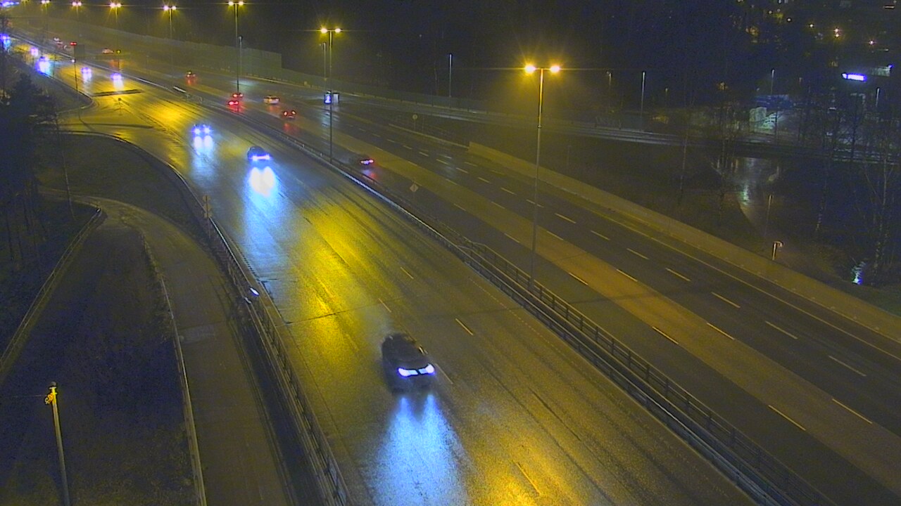 Weather Camera Image Väg 101 Helsingfors, Vichtisvägens korsning, Helsinki, Uusimaa