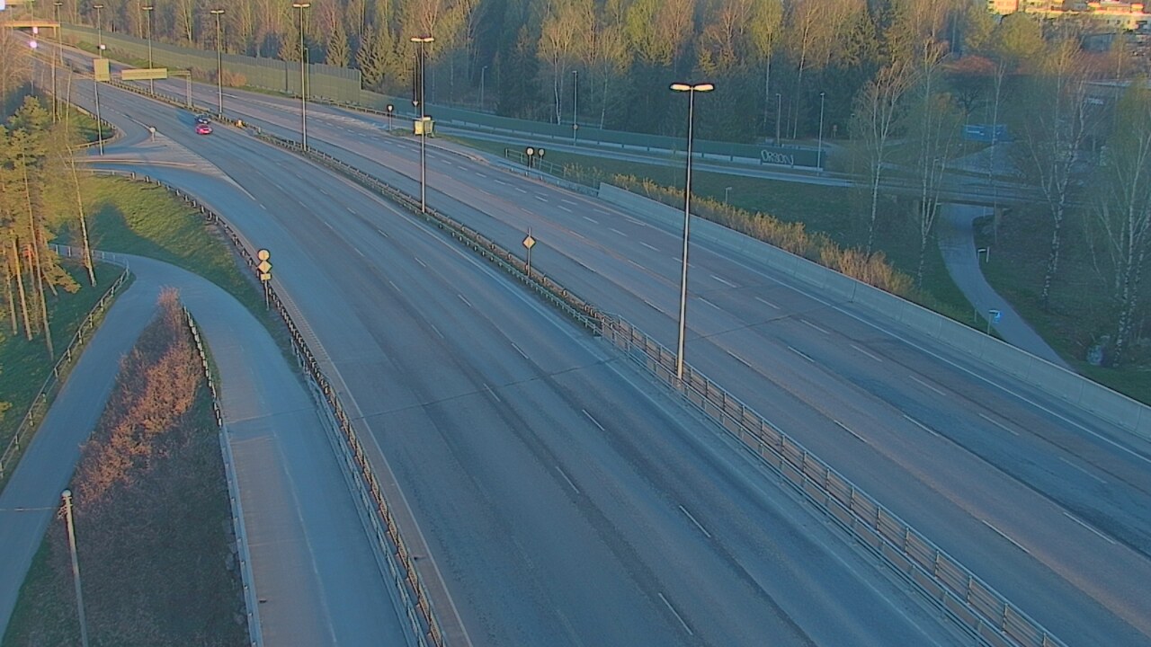Weather Camera Image Väg 101 Helsingfors, Vichtisvägens korsning, Helsinki, Uusimaa