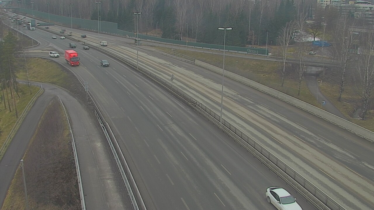 Weather Camera Image Road 101 Helsinki, Vihdintien risteys, Helsinki, Uusimaa
