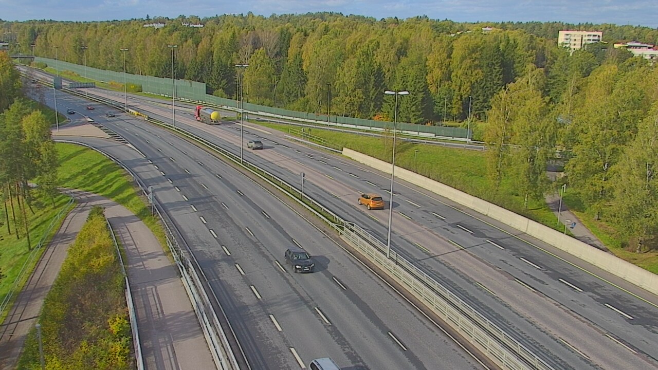 Weather Camera Image Road 101 Helsinki, Vihdintien risteys, Helsinki, Uusimaa