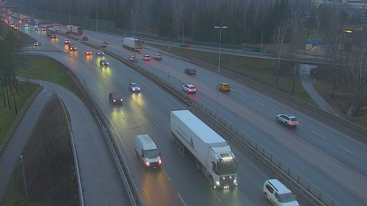 Weather Camera Image Road 101 Helsinki, Vihdintien risteys, Helsinki, Uusimaa