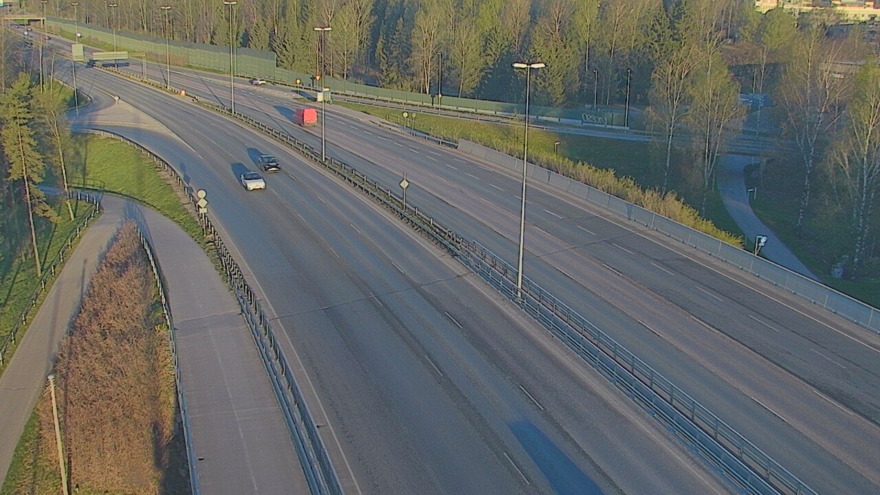 Weather Camera Image Väg 101 Helsingfors, Vichtisvägens korsning, Helsinki, Uusimaa