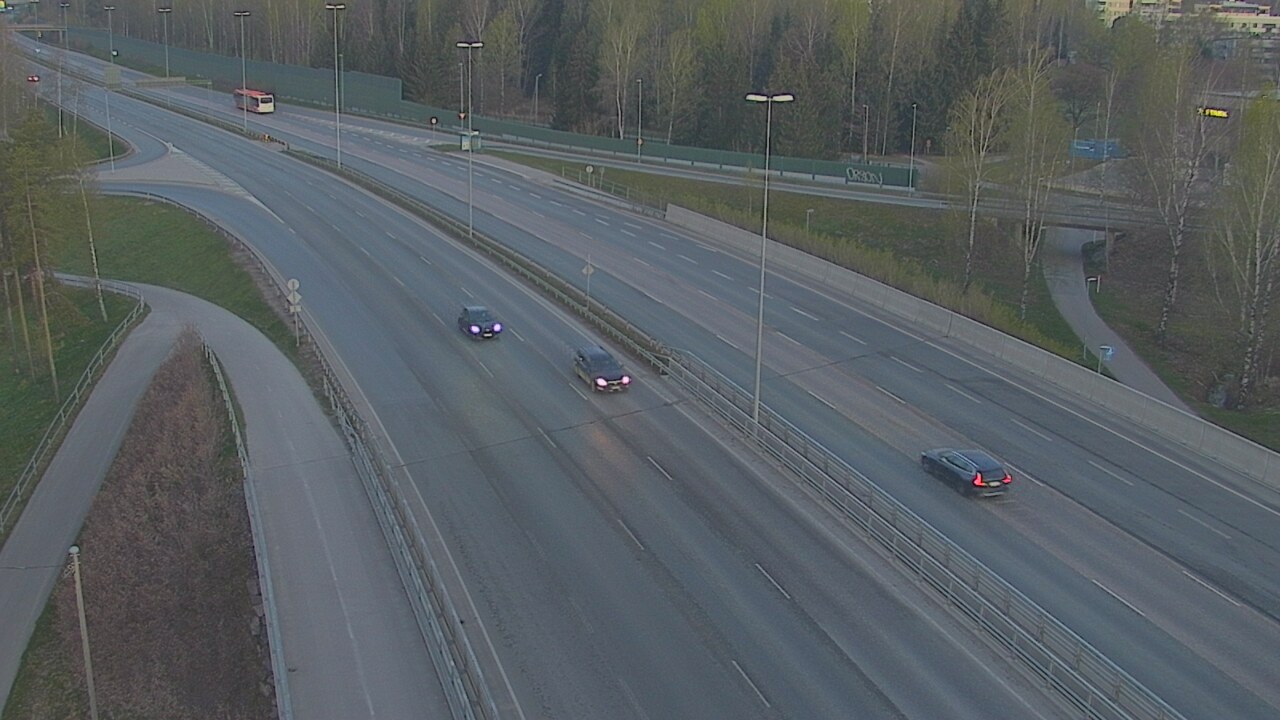 Weather Camera Image Väg 101 Helsingfors, Vichtisvägens korsning, Helsinki, Uusimaa
